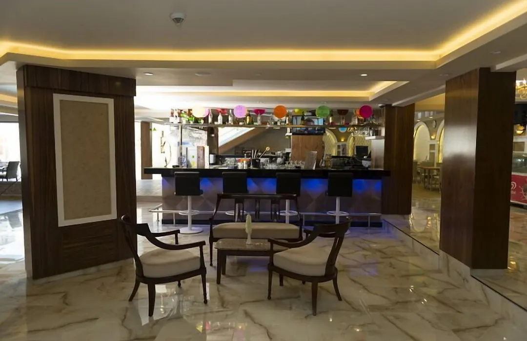 Lavinia Apart & Hotel-1